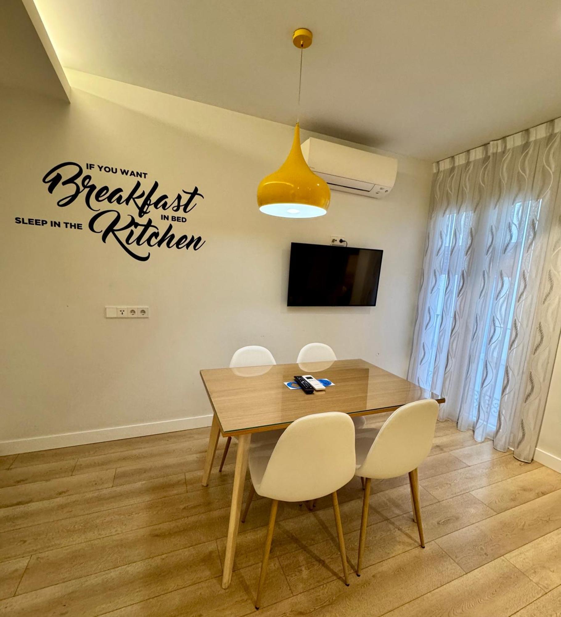 Apartamentos Apolo Madrid Dış mekan fotoğraf