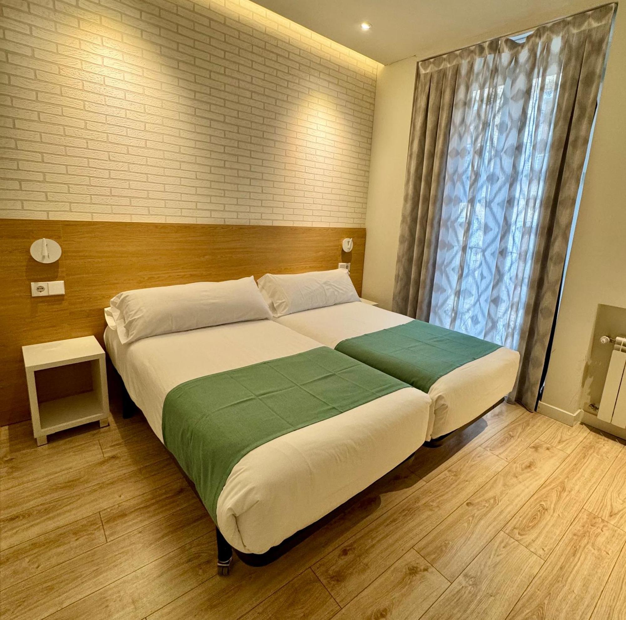 Apartamentos Apolo Madrid Dış mekan fotoğraf