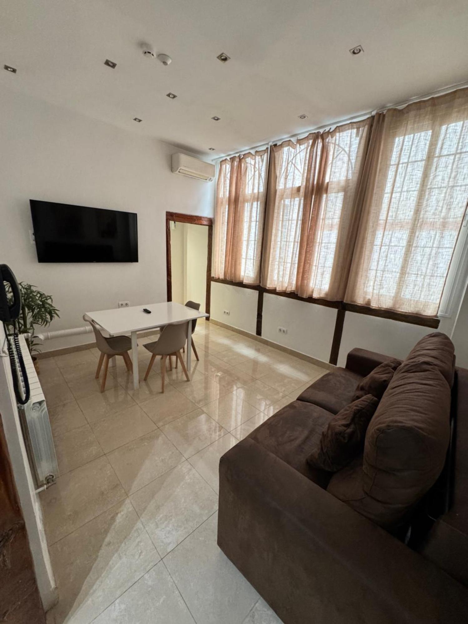 Apartamentos Apolo Madrid Dış mekan fotoğraf