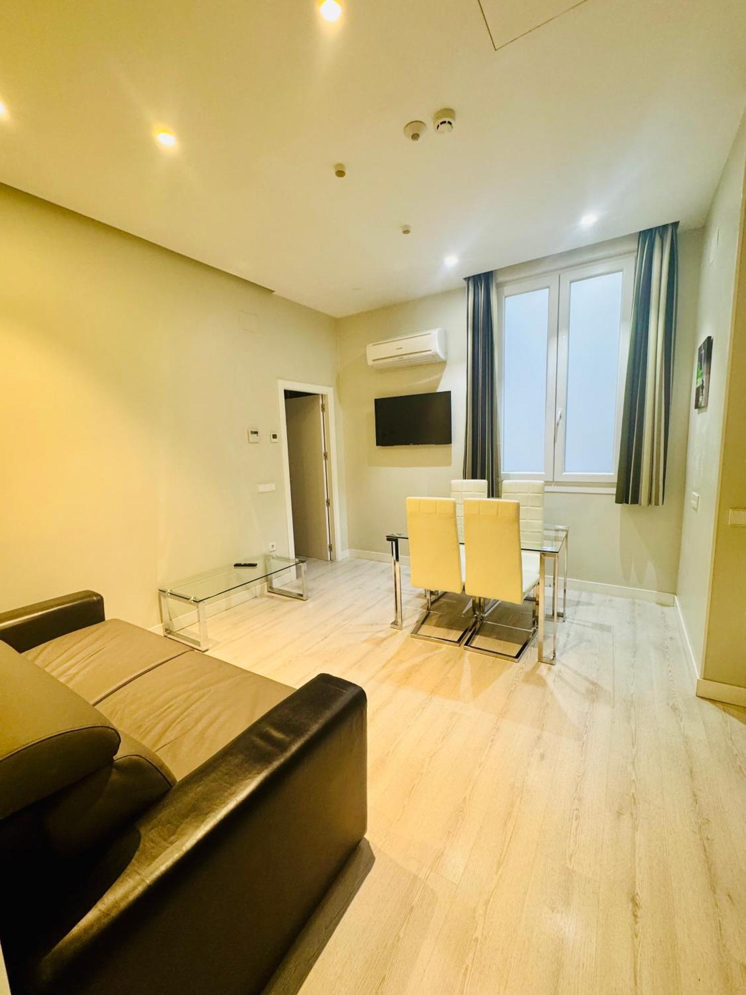Apartamentos Apolo Madrid Dış mekan fotoğraf