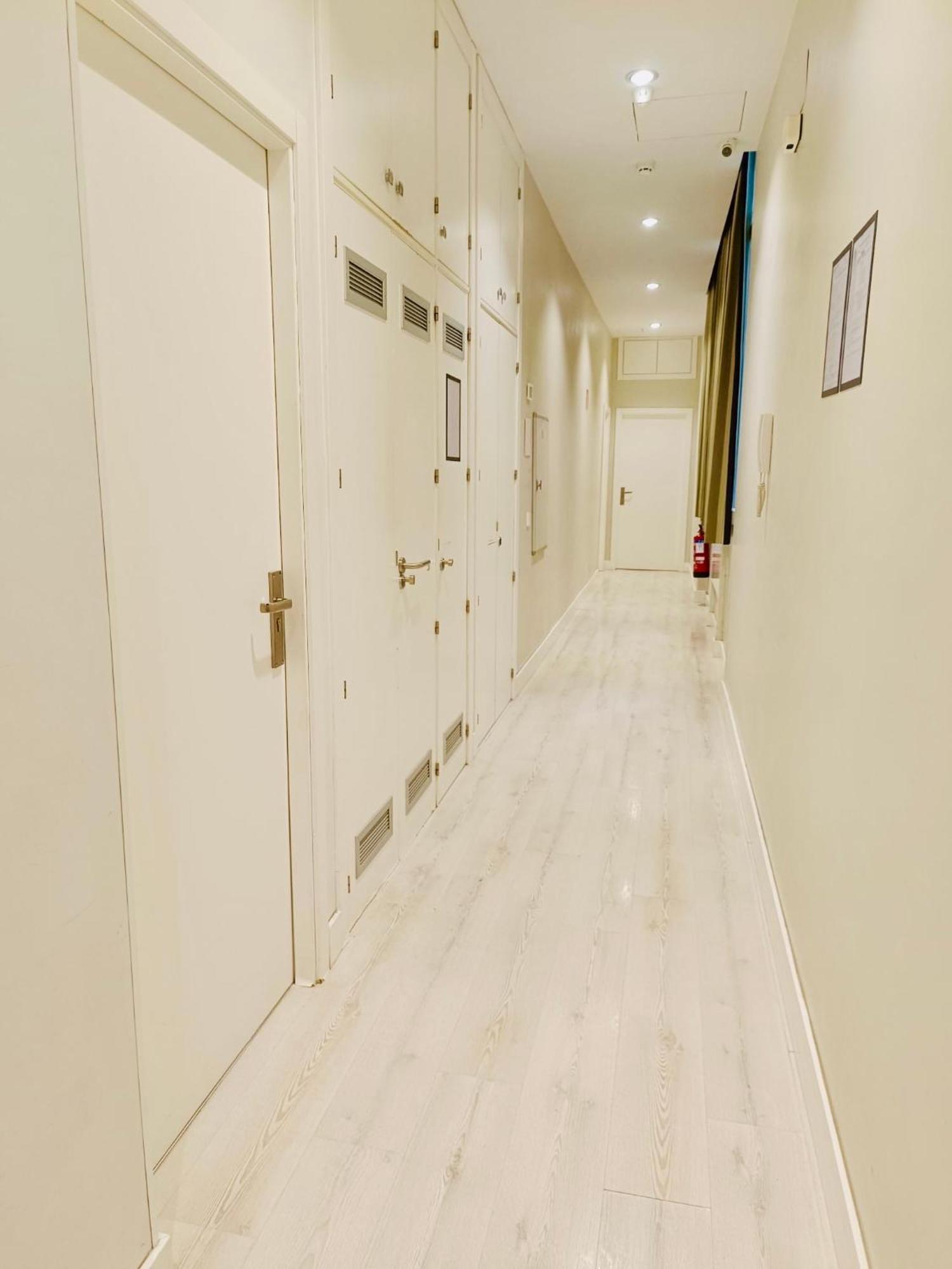 Apartamentos Apolo Madrid Dış mekan fotoğraf