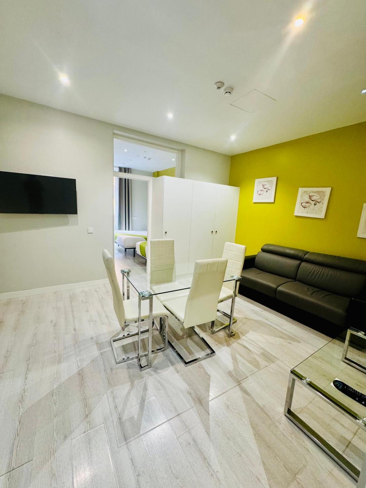 Apartamentos Apolo Madrid Dış mekan fotoğraf