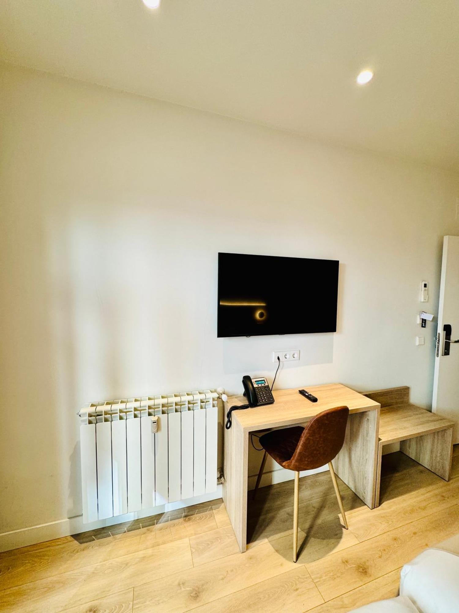 Apartamentos Apolo Madrid Dış mekan fotoğraf