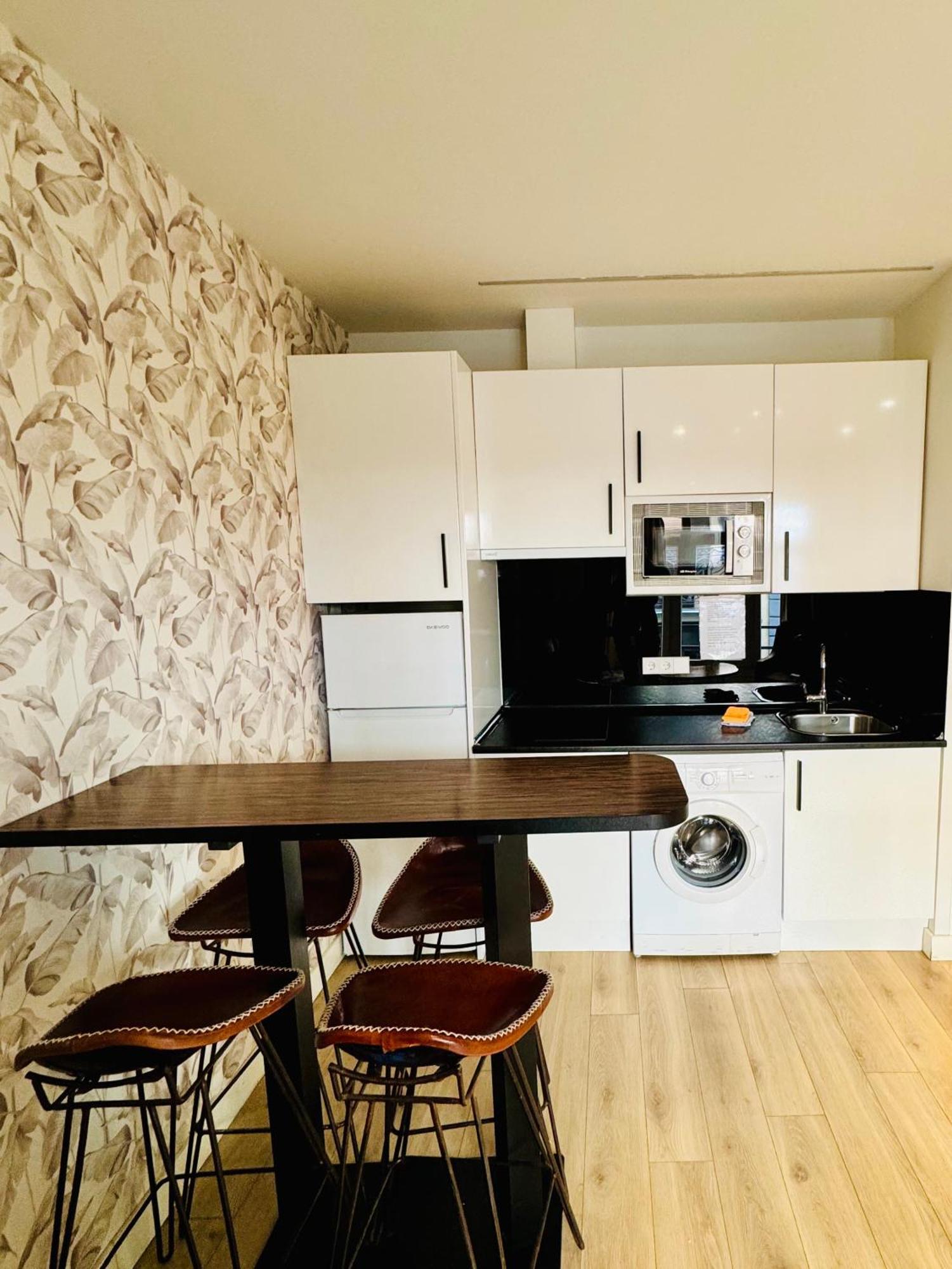 Apartamentos Apolo Madrid Dış mekan fotoğraf