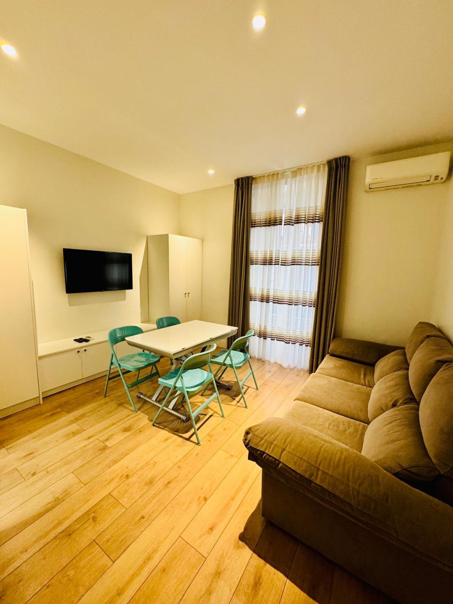 Apartamentos Apolo Madrid Dış mekan fotoğraf