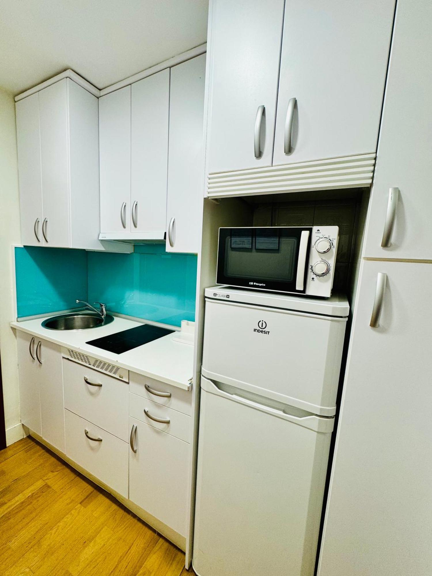 Apartamentos Apolo Madrid Dış mekan fotoğraf